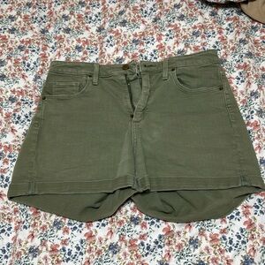 Universal thread shorts